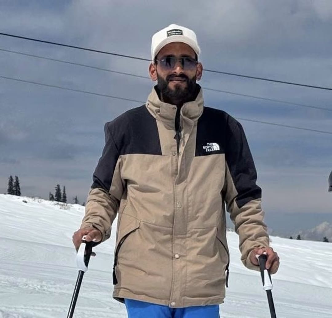 Aqib Lone, Senior Ski Instructor at Gulmarg Snowkings.