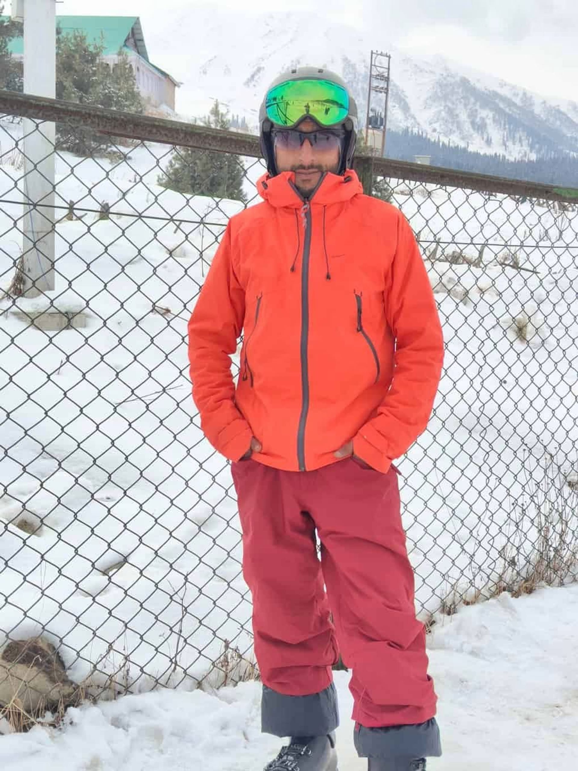 Gowhar Ju, Ski Instructor at Gulmarg Snowkings.